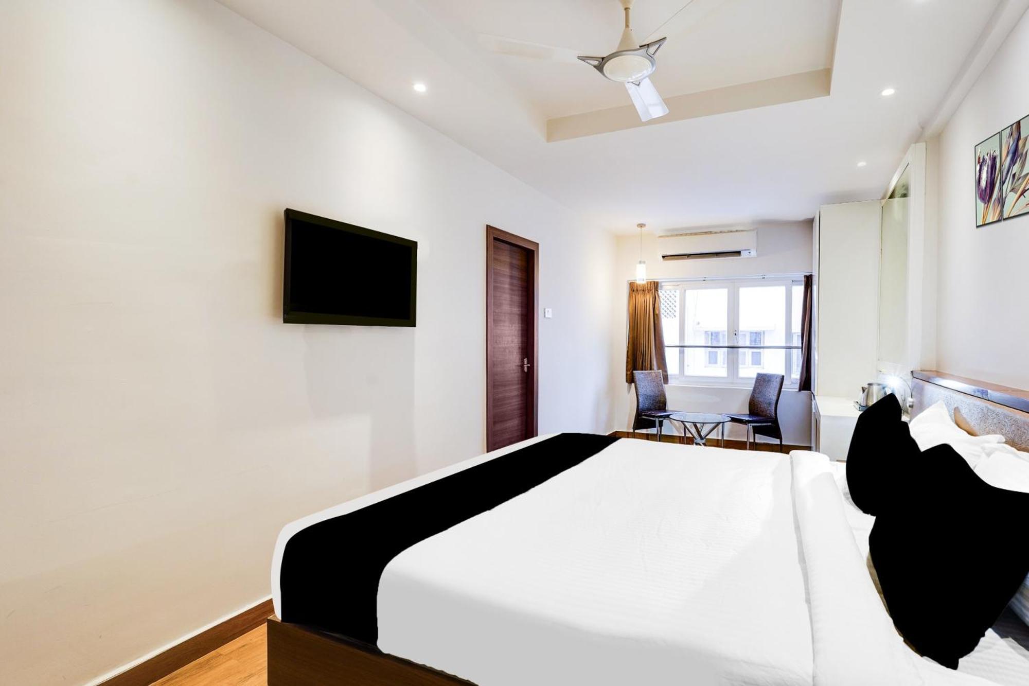 Super Townhouse Oak Kodambakkam Formerly Cine City Madrás Exterior foto